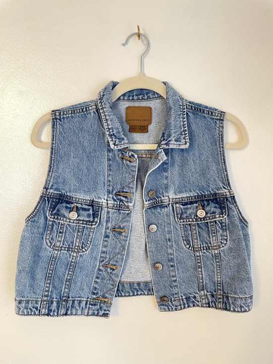 American Eagle Outfitters Tops - American Eagle blue denim button up vest collared size medium